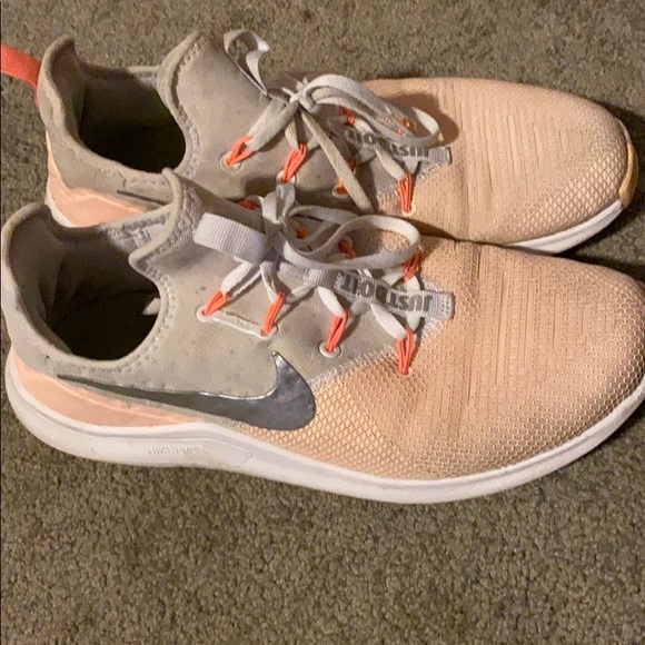 Nike tennis shoes